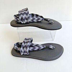 Sanuk Sandals Womens Sz 7 Yoga Slingback Flip Flops Black Gray Chevron Comfort